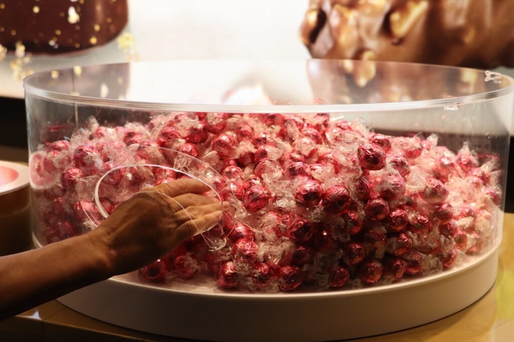 Sampling Lindor bonbons