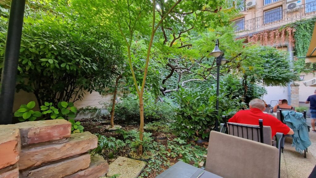Classic Grill garden