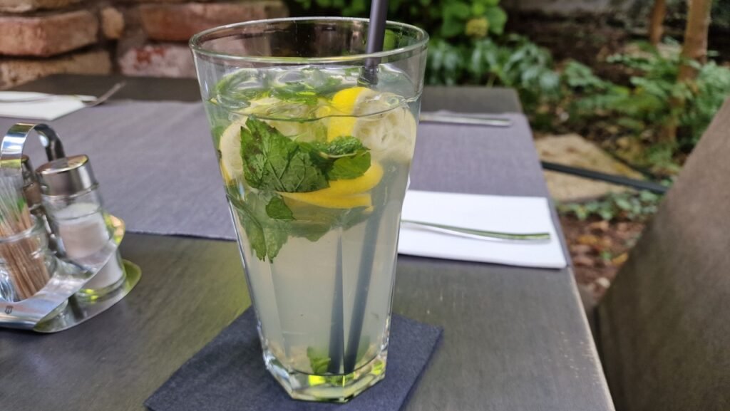 Classic Grill lemonade