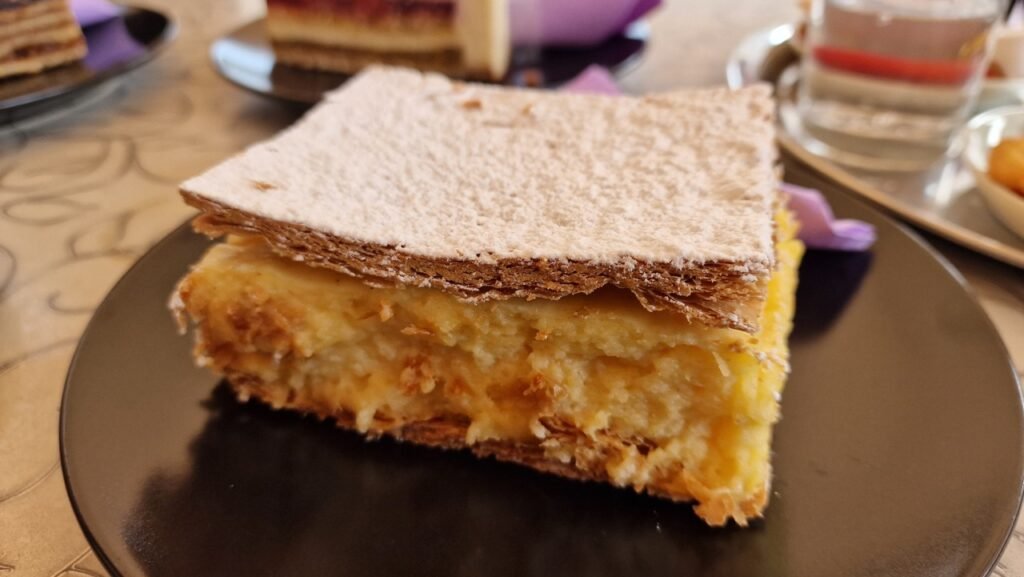 Kremes (Millefeuille) Virag Confectionery