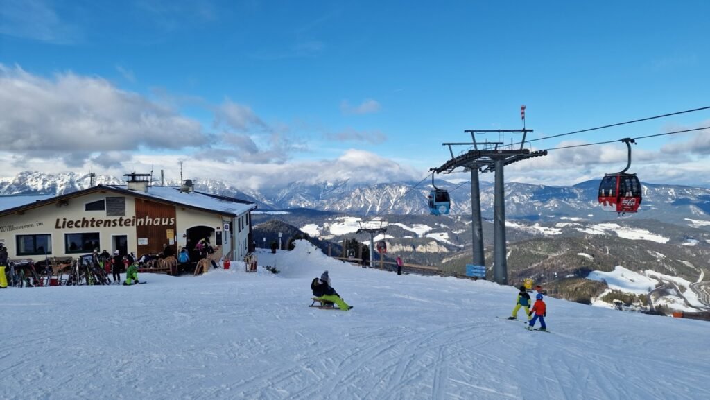 Liechtensteinhaus and skilift at Semmering