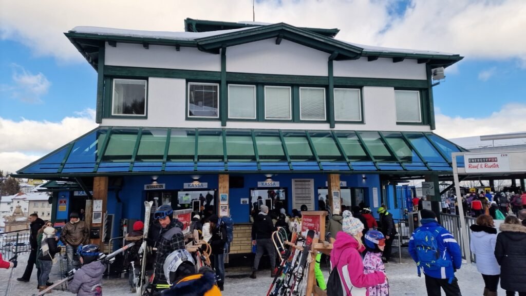 Semmering ski resort ticket cashier
